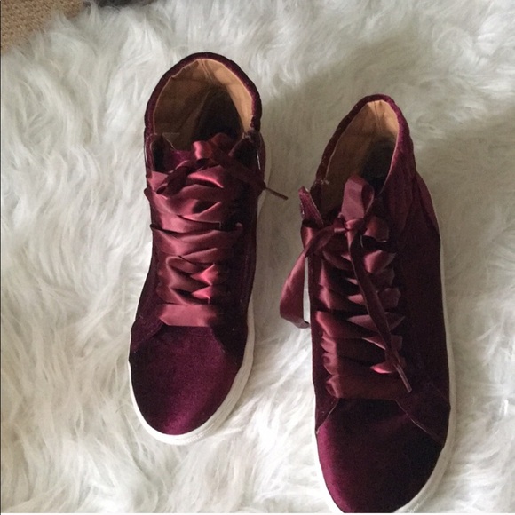 Steve Madden Purple Velvet Endira Sneakers - Picture 3 of 8